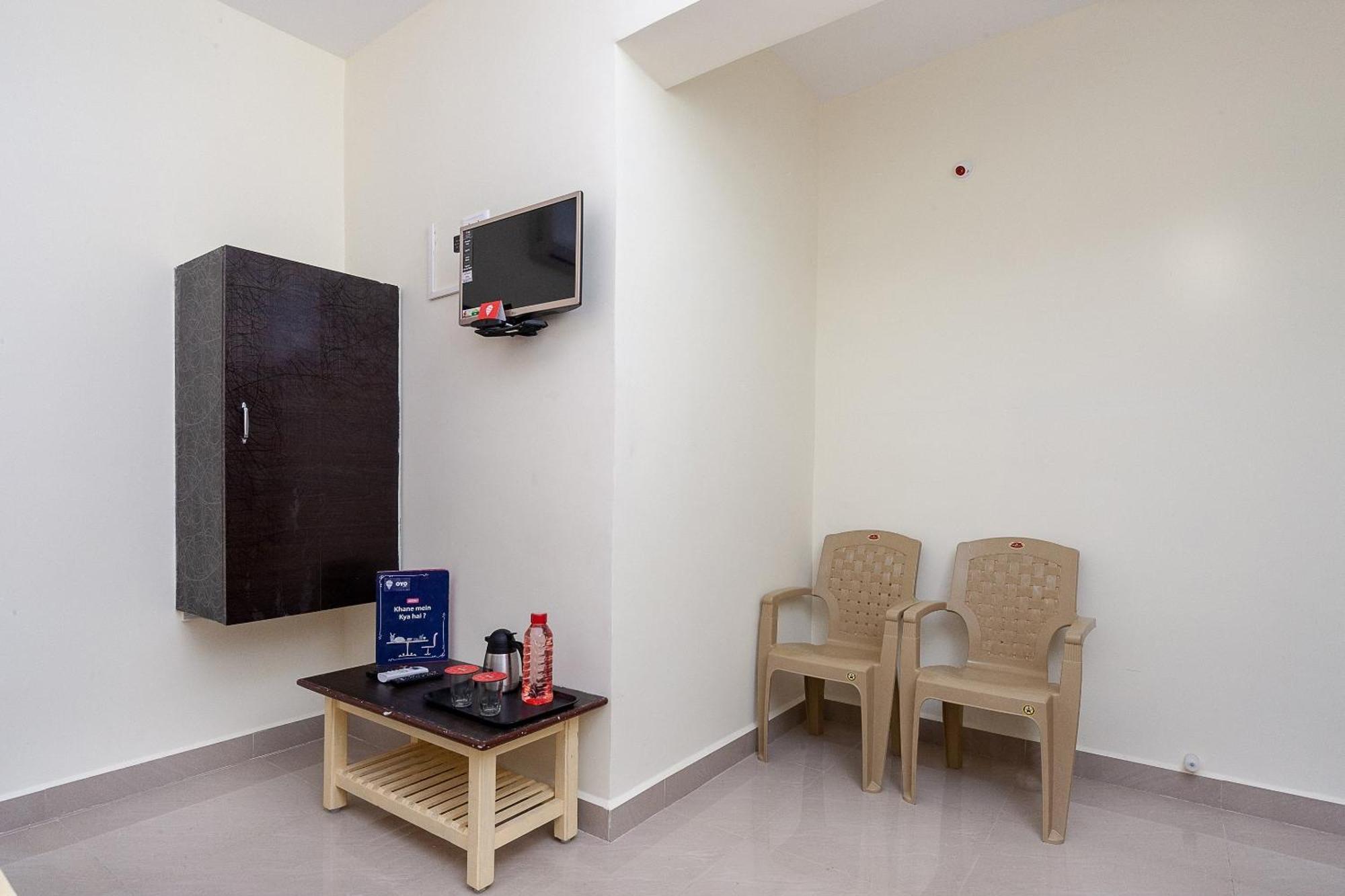 Oyo Hotel Sannidhi Residency Tirupati Ngoại thất bức ảnh
