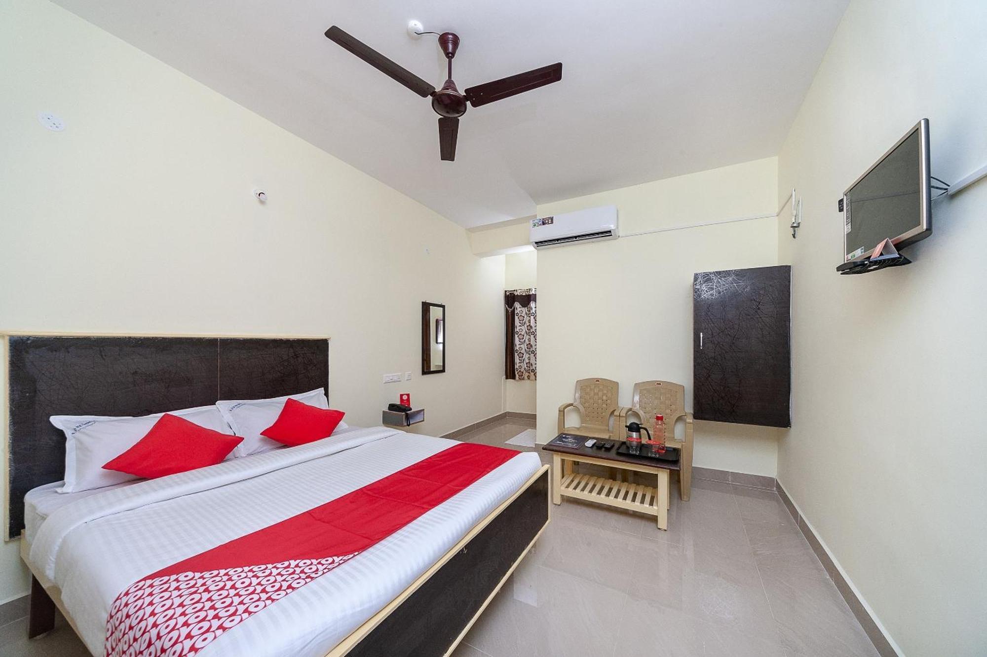 Oyo Hotel Sannidhi Residency Tirupati Ngoại thất bức ảnh