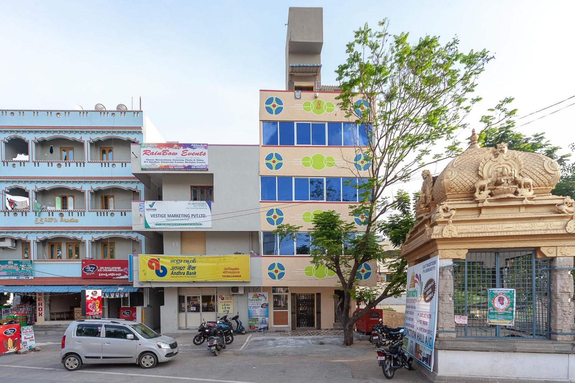 Oyo Hotel Sannidhi Residency Tirupati Ngoại thất bức ảnh